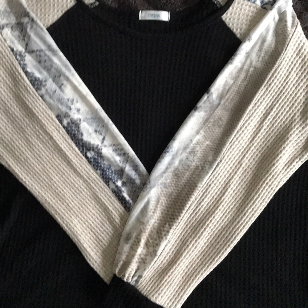 Women’s long sleeve top